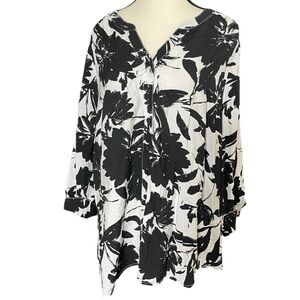 Sara Michelle Monochrome Floral Artsy Tunic Top 3X